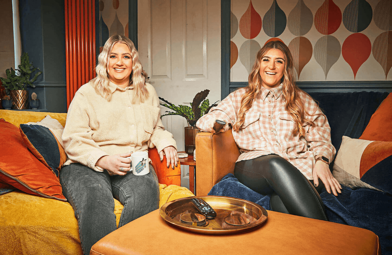 Ellie and Izzy - Gogglebox